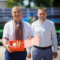 «Агросем» передала агрофірмі «Вільхівці» техніку John Deere «Агросем» передала агрофірмі «Вільхівці» техніку John Deere
